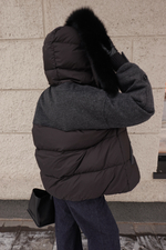 Пуховик комбинированный с мехом на капюшоне