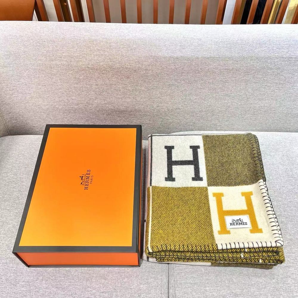 Сумка-слинг Hermes из кожи крокодила