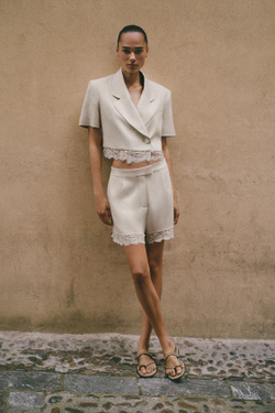 ZARA ШОРТЫ С ЗАЩИПАМИ И КРУЖЕВОМ, СВЕТЛО-БЕЖЕВЫЙ