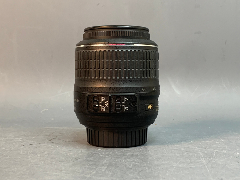 Nikon D3200 kit 18-55mm 3.5-5.6G VR 9.500 кадров