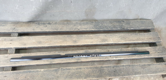 Молдинг двери задней правой Mercedes GLS (X166) 12-19 Б/У Оригинал A1667354200