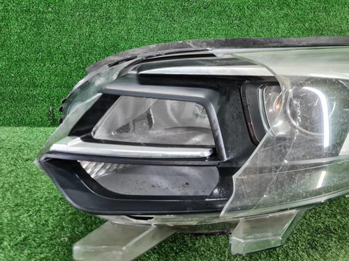 Фара левая Opel Zafira Life (2019-н.в.) галоген