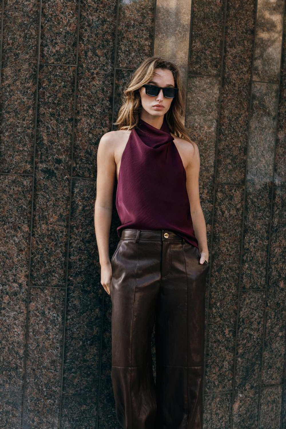 ZARA АТЛАСНЫЙ ТОП С ГОРЛОВИНОЙ ХАЛТЕР, БУРГУНДИ