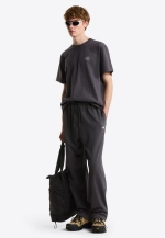 Футболка The North Face RELAXED UNISEX - tnf black/pink moss