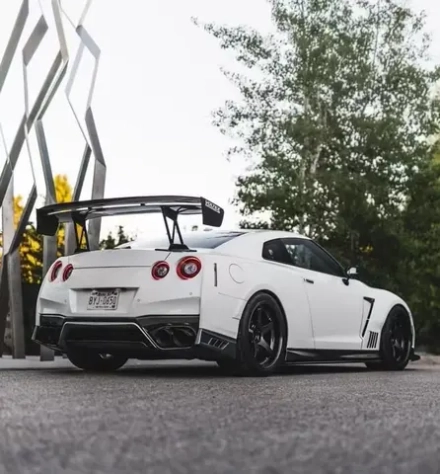 Карбоновый спойлер для Nissan GT-R R35 Ниссан тюнинг обвес