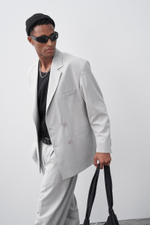 Двубортный оверсайз серого цвета