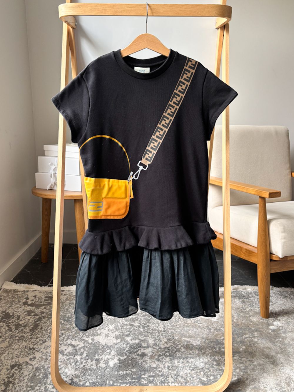 Платье Fendi, 140