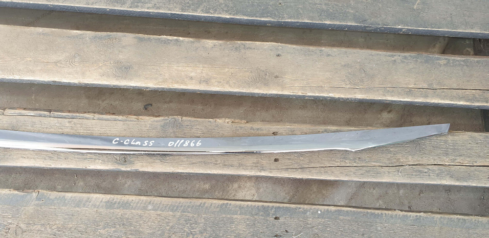 Молдинг крышки багажника Mercedes C (W205) 14-23 Б/У Оригинал A2057430082