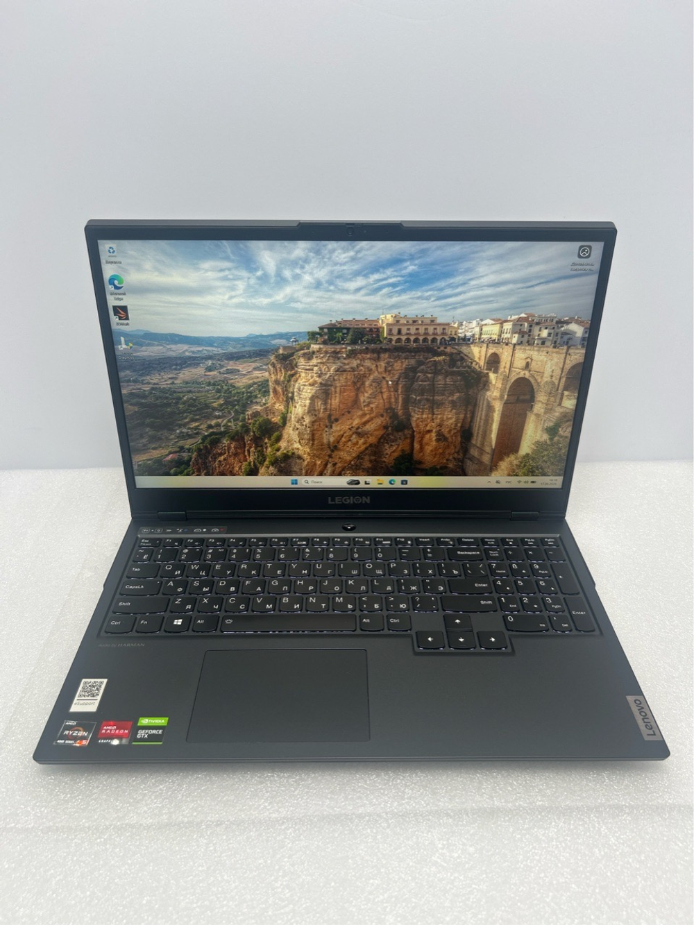 Ноутбук Lenovo Legion 5 15ARH05 (82B5008JRU) 15.6"/AMD Ryzen 5 4600H/RAM 8 GB/SSD 256 GB/ GeForce GTX 1650/1920 x 1080/IPS/Windows 10/Подсветка кл-ры:LED/черный. Состояние: B1