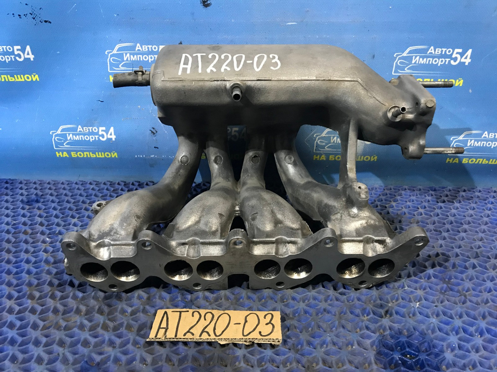 Коллектор впускной TOYOTA AVENSIS 1999