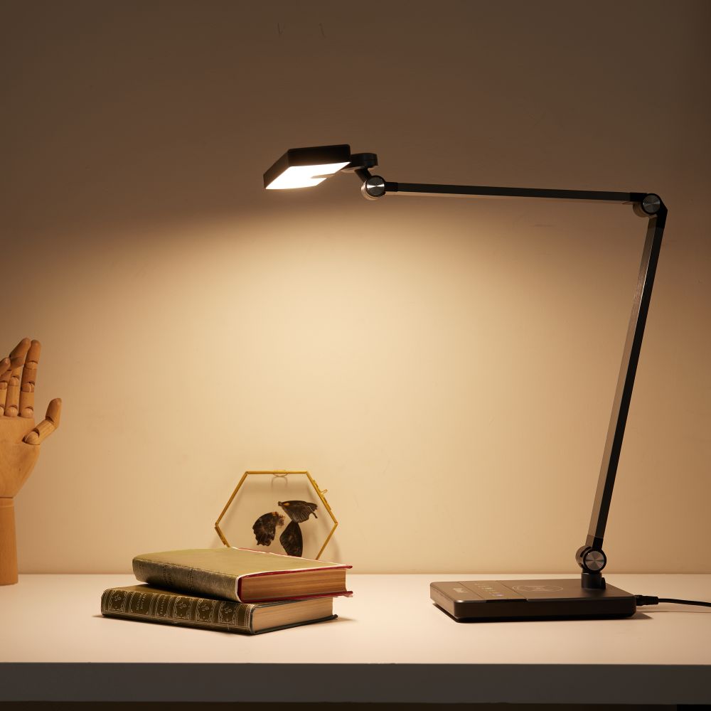 ULM-D110 15W-3000-6500K-DIM BLACK Светильник настольный светодиодный с беспроводной зарядкой телефонов. Сенсорный выключатель. Диммер. Черный. TM Uniel