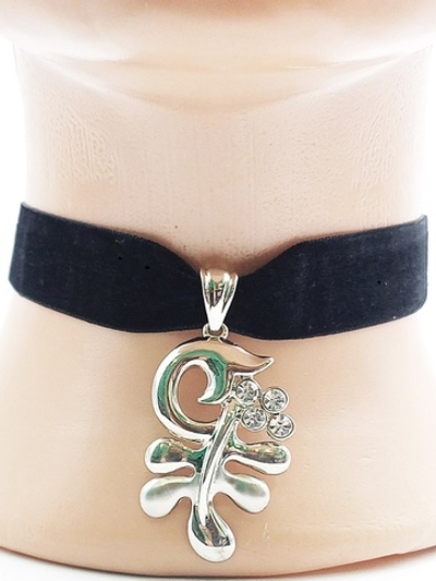 Черный велюровый чокер с подвеской "Рокошь" 2 см.