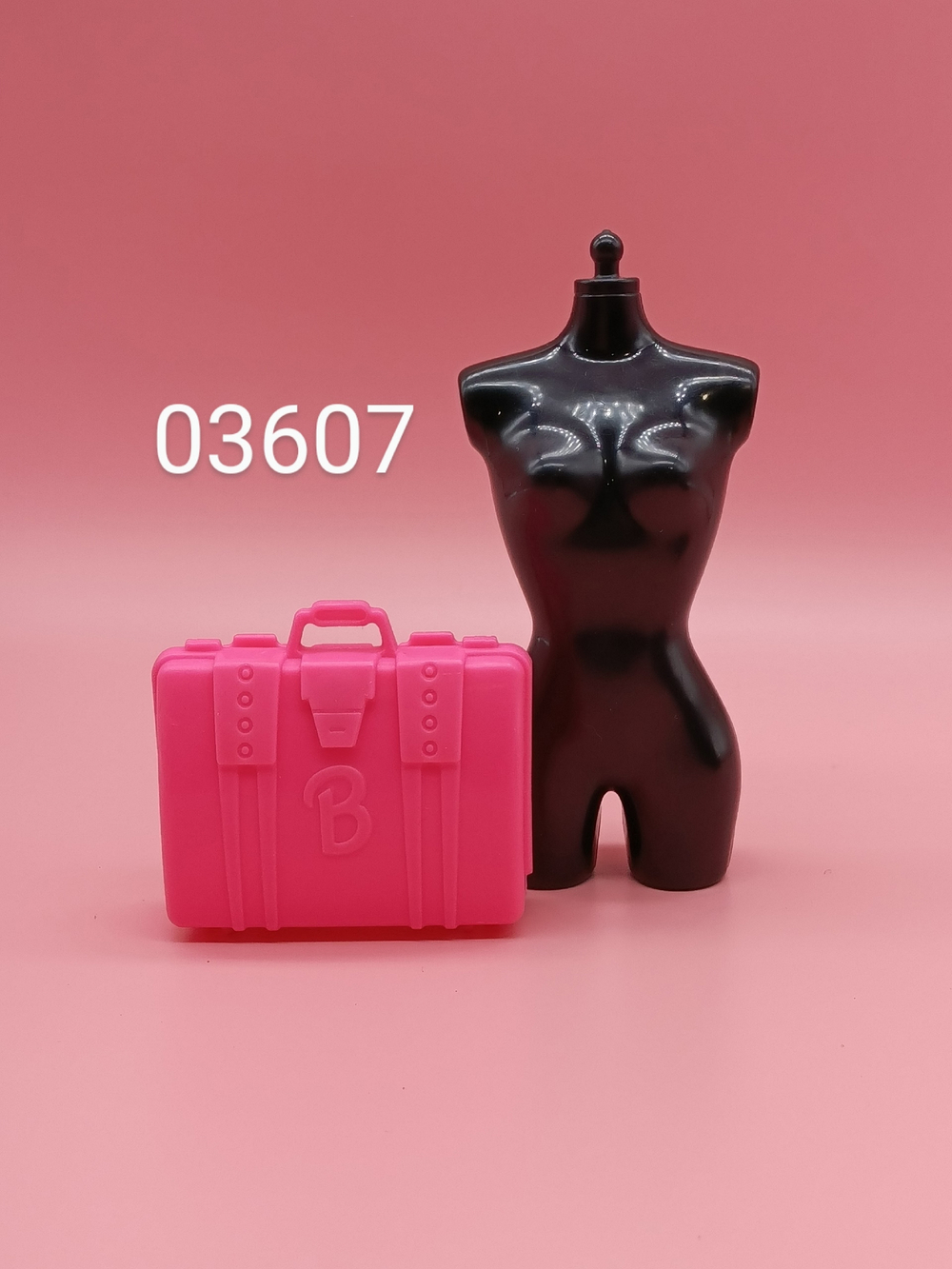 Аксессуар для куклы Барби винтаж - чемодан 03607