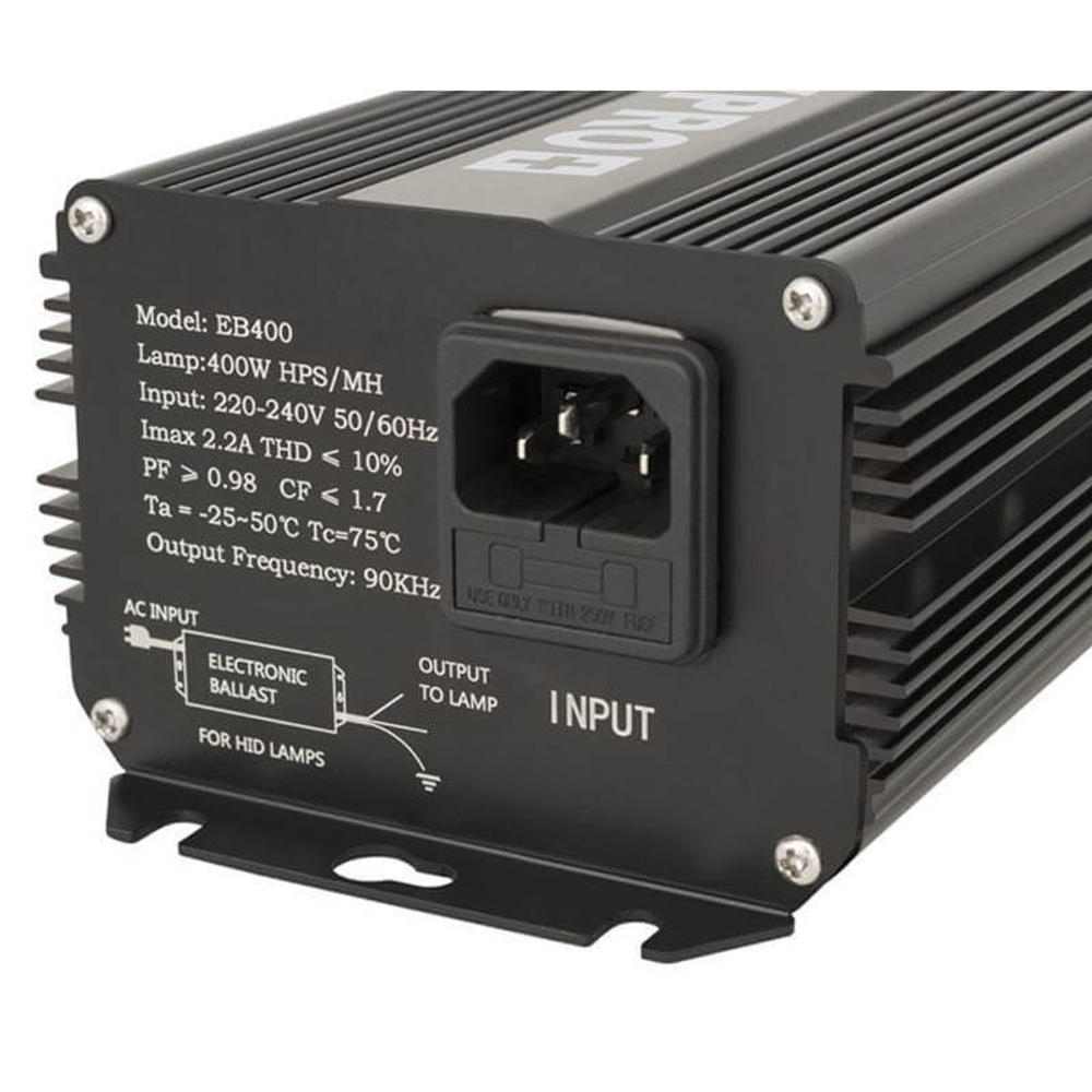 Корпус 28x11x7.5 см, вентиляционные прорези и крепления