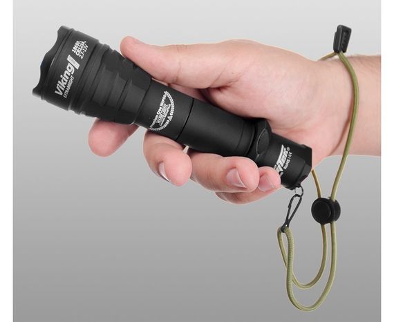 Тактический фонарь Armytek Viking Pro теплый свет