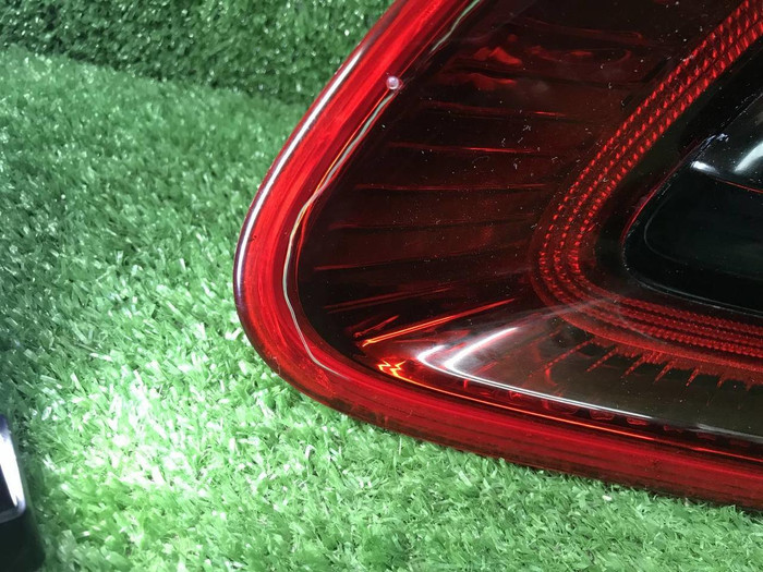 Фонарь правый внутренний Porsche Macan (2014-2018)