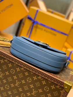 Louis Vuitton Pont 9 Soft MM