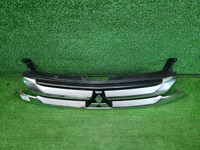 Решетка радиатора Mitsubishi Outlander 3 (15-18)