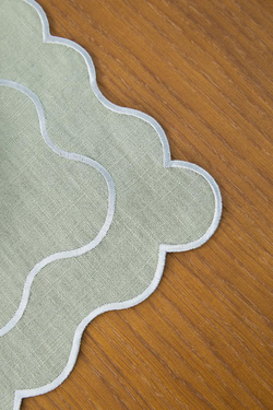 ZARA HOME ЛЬНЯНАЯ САЛФЕТКА С ВОЛНИСТЫМИ КРАЯМИ, ЗЕЛЕНЫЙ