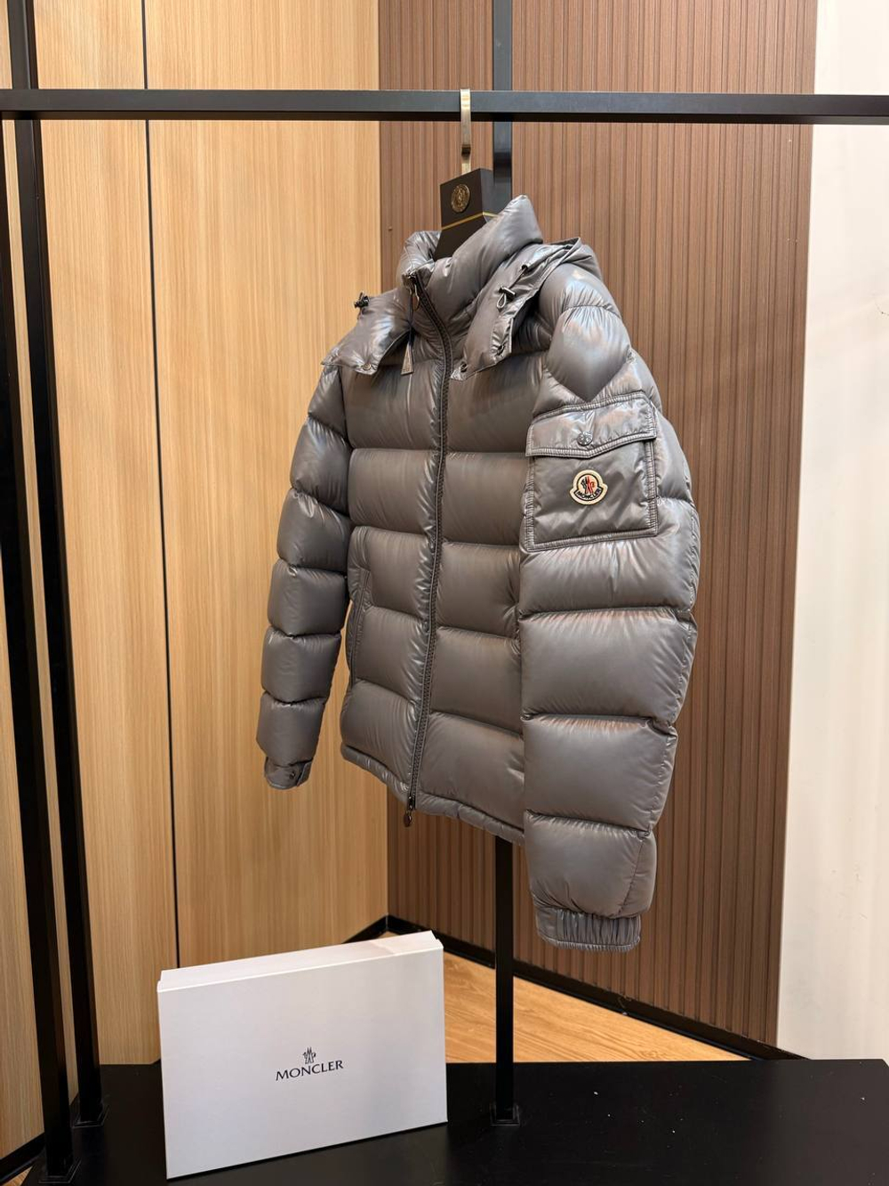 Пуховик Moncler