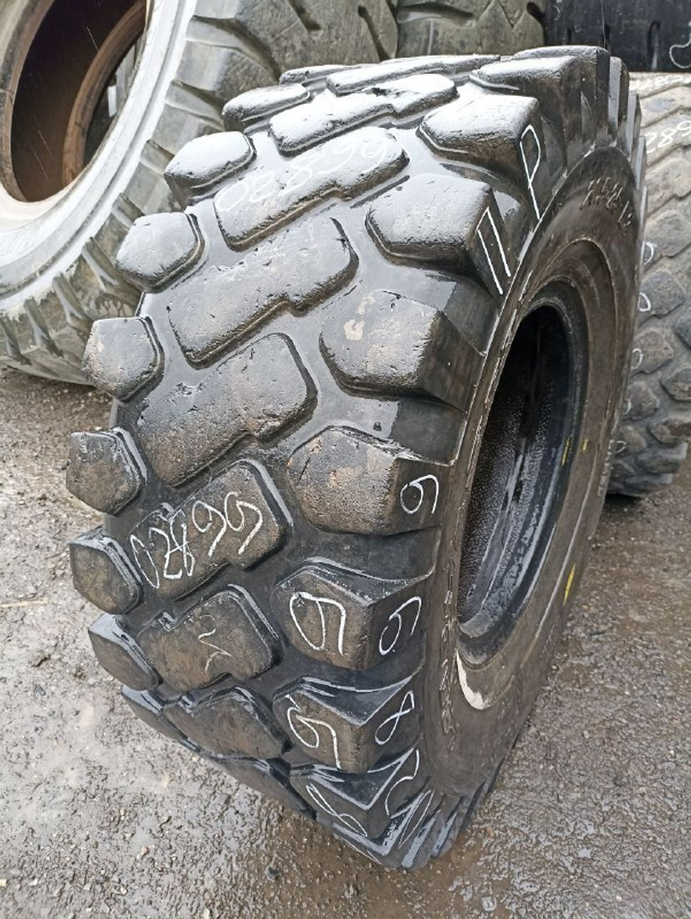 20.5-25 Camso Loadmaster шина б/у