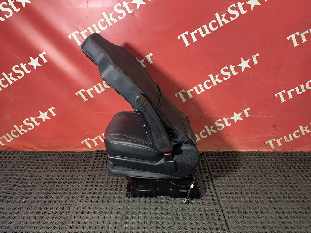 Сиденье пассажирское пневматическое 2024г