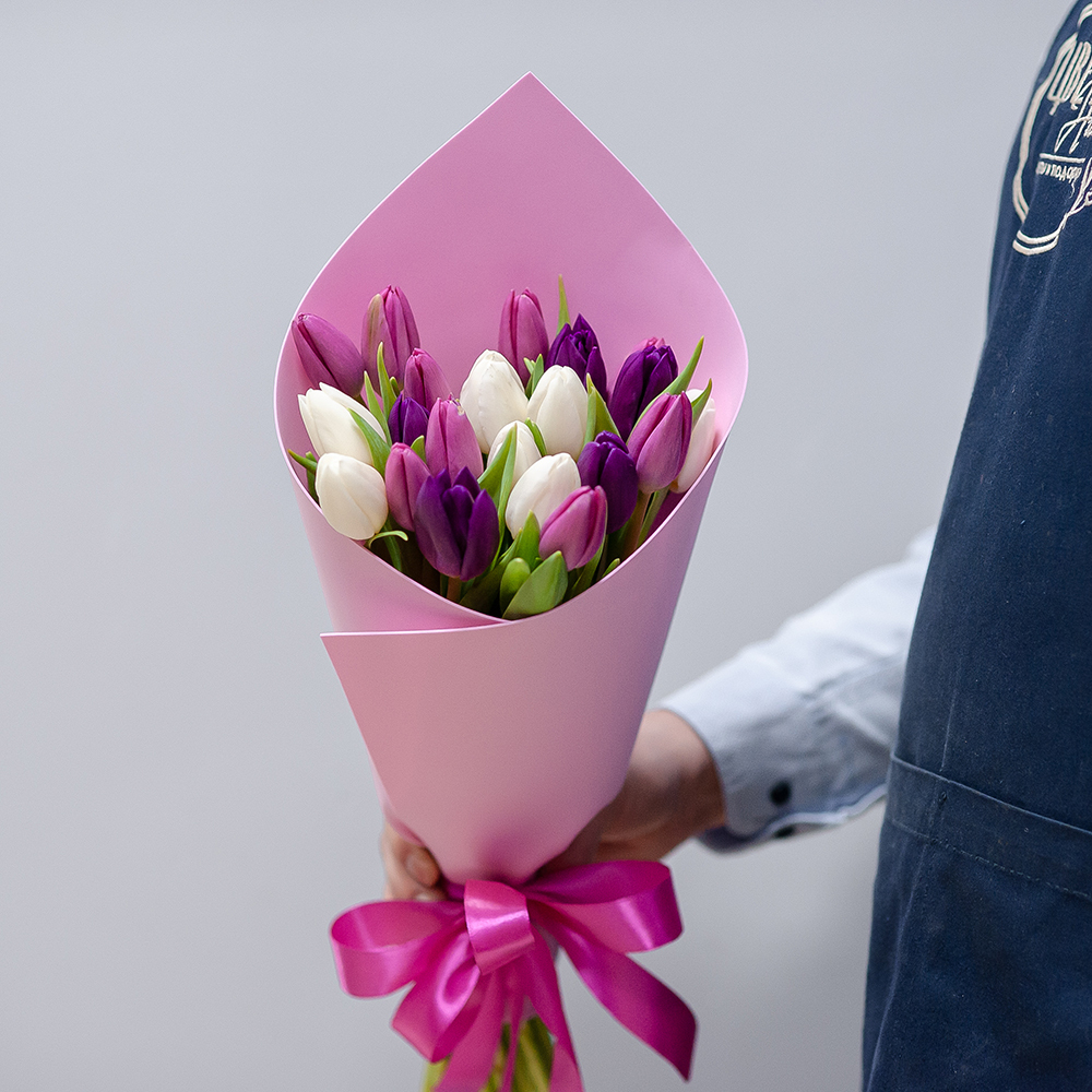 19 тюльпанов микс в оформлении