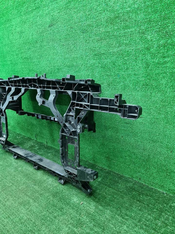 Телевизор Hongqi E-HS9 (2020-н.в.)