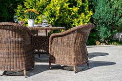"Равенна" плетеное кресло из искусственного ротанга, цвет коричневый с серой подушкой