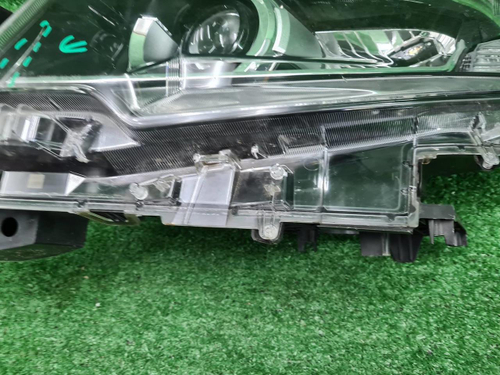 Битая Фара левая Toyota LC Prado 150 (17-нв) LED