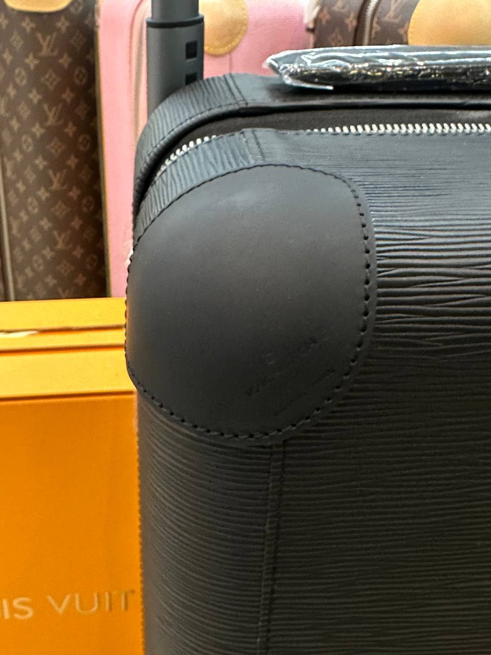 Чемодан Louis Vuitton