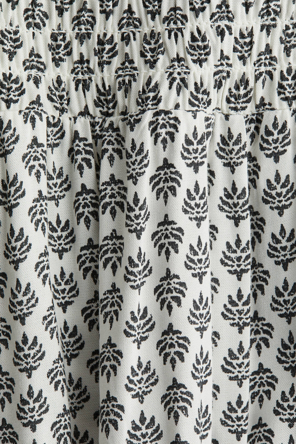 H&M Длинная юбка в складку, белый/серый