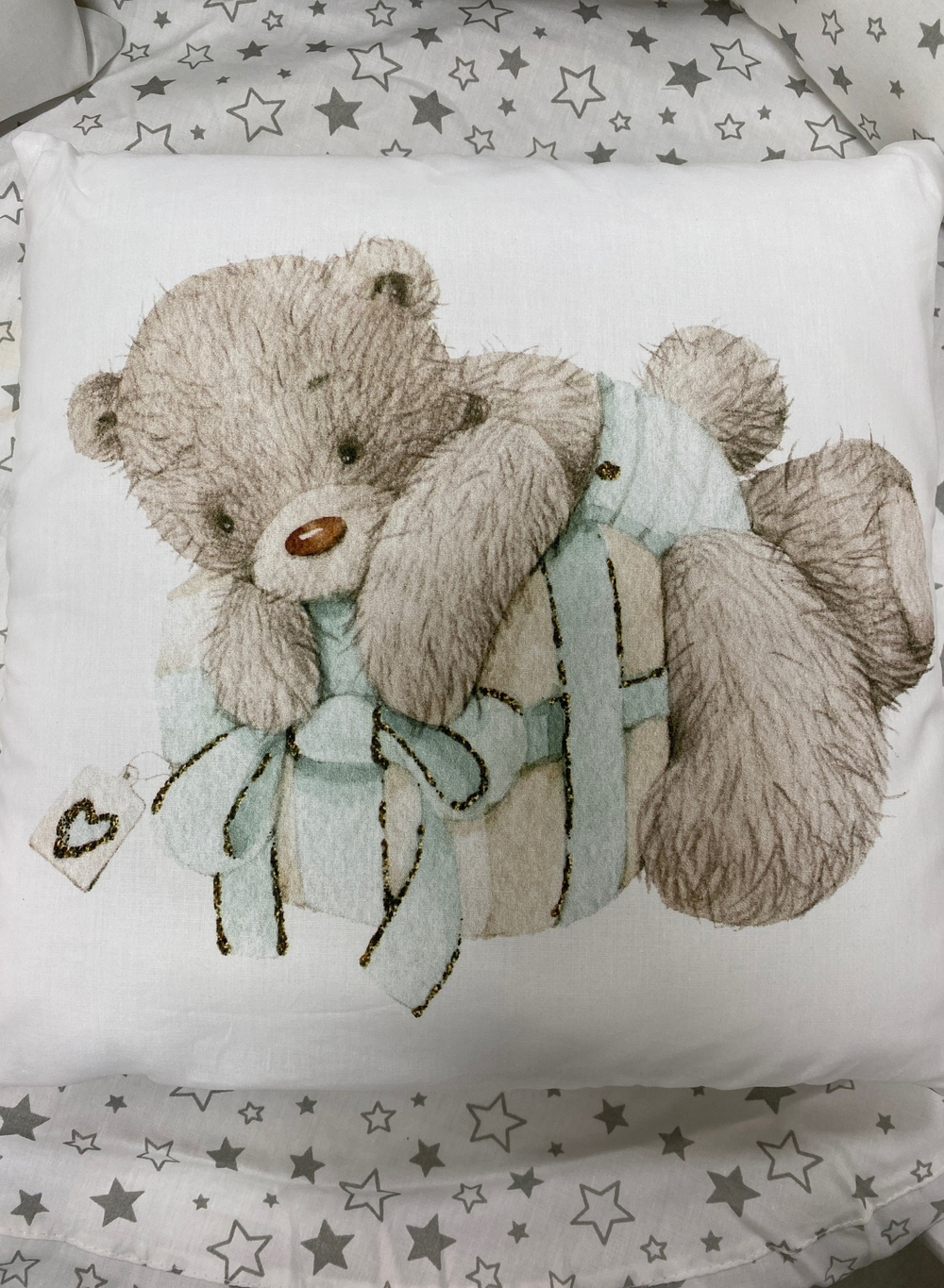 Комплект в кроватку 18 предметов "Мишка с коробкой и короной", сатин