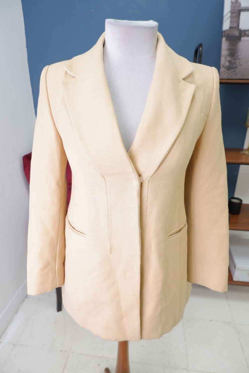 Пиджак On&On кремового цвета 40 размер