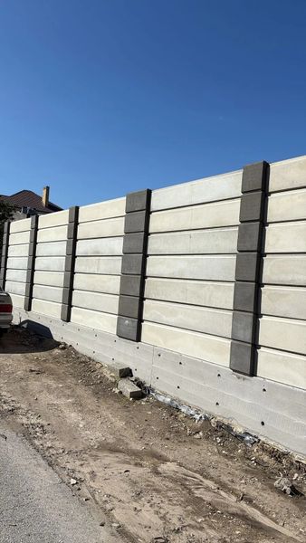 Поставка заборного блока и панелей забора в коттеджный поселок г. Анапа Поставка заборного блока и панелей забора в коттеджный поселок г. Анапа