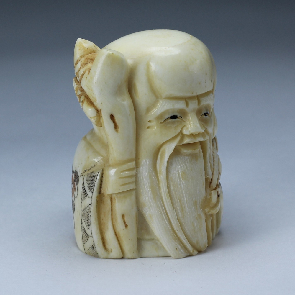 Нэцкэ Шоусин с посохом и книгой