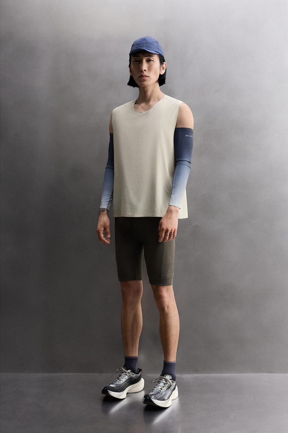 ZARA ПЕРФОРИРОВАННАЯ МАЙКА ДЛЯ БЕГА, СВЕТЛО-ЗЕЛЕНЫЙ