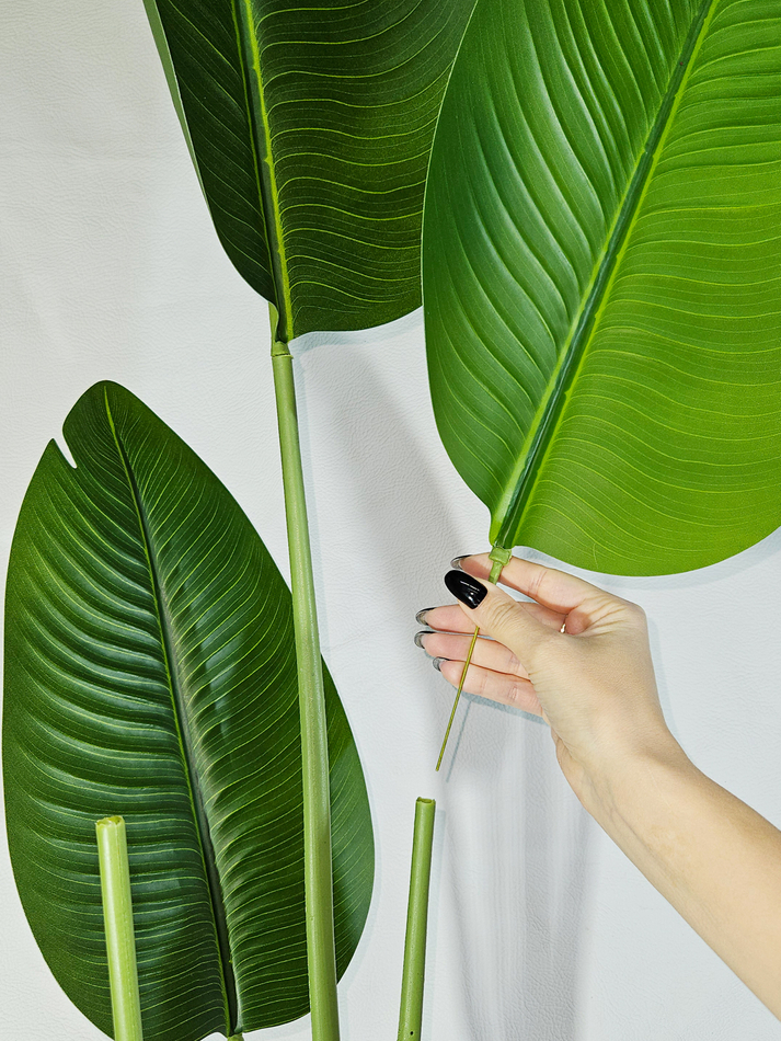 Искусственное растение Стрелиция Комнатная в кашпо