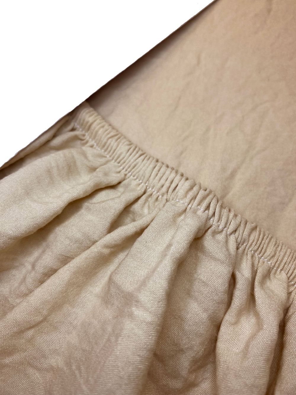 Простынь на резинке Simple House "Ivory" 160x200 см, ткань полисатин (жатка)