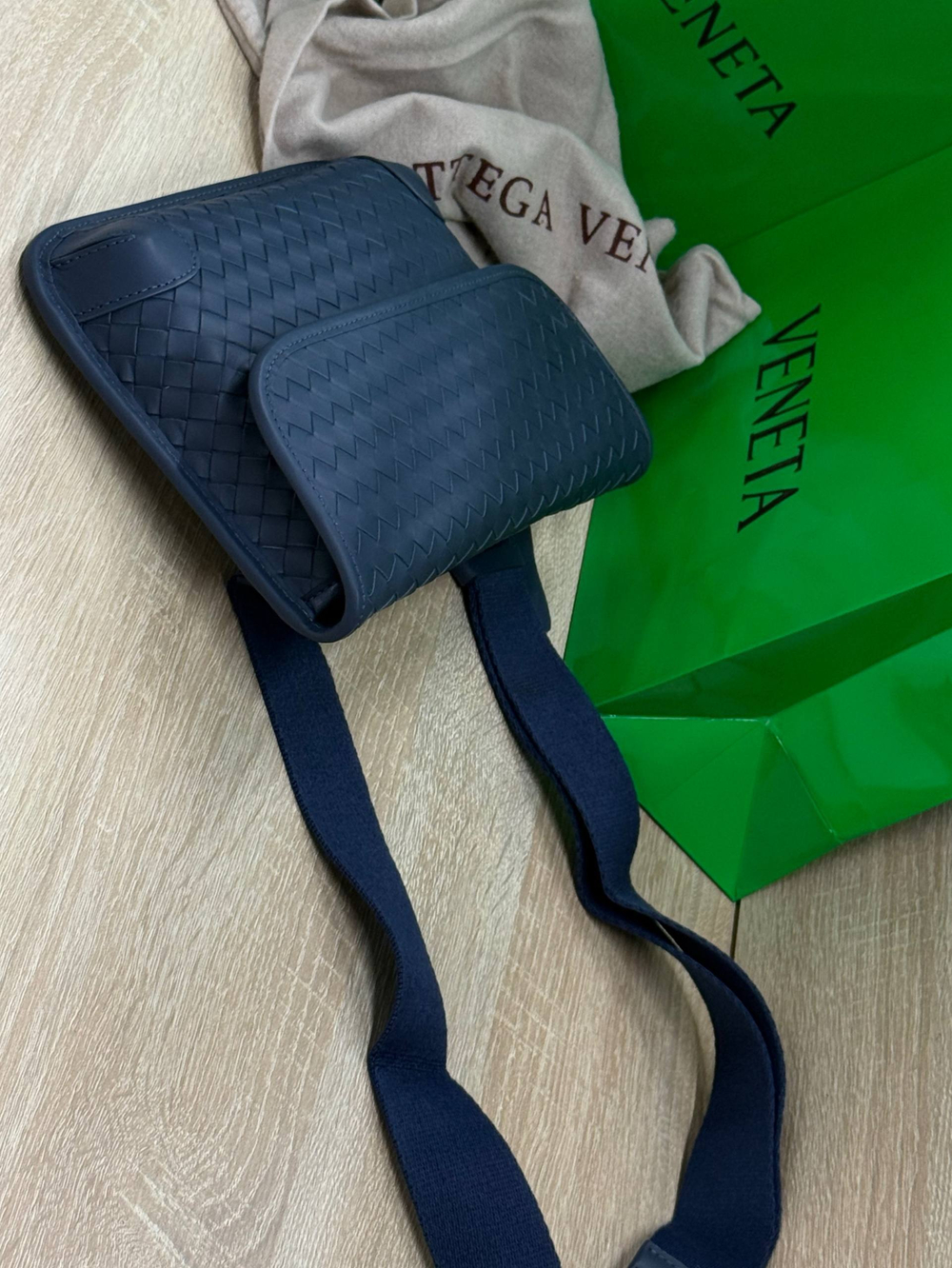 Сумка-мессенджер Bottega Veneta