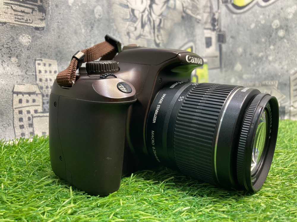 Canon 1100D kit 18-55mm 16.000 кадров Коричневый