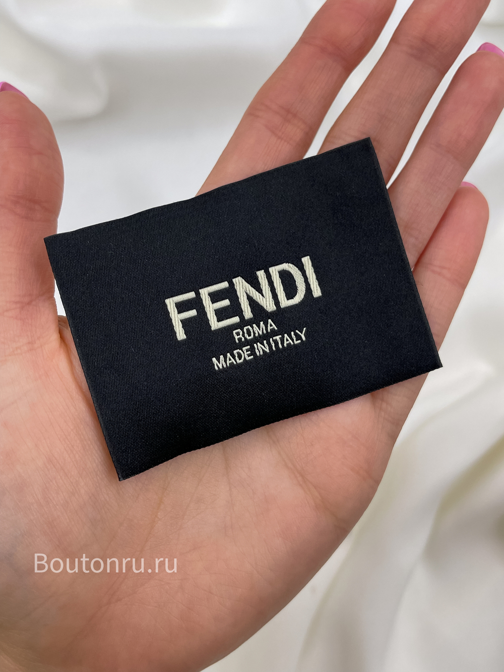 Бирка Фенд. черная 68 мм