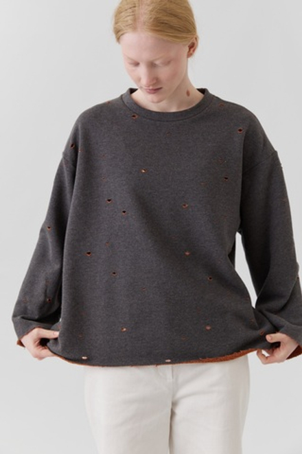 Объемный топ темно-серого цвета