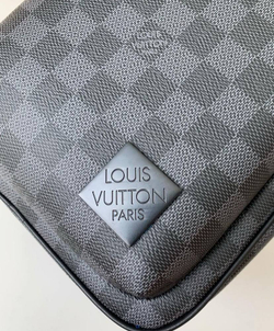 Сумка-мессенжер Louis Vuitton