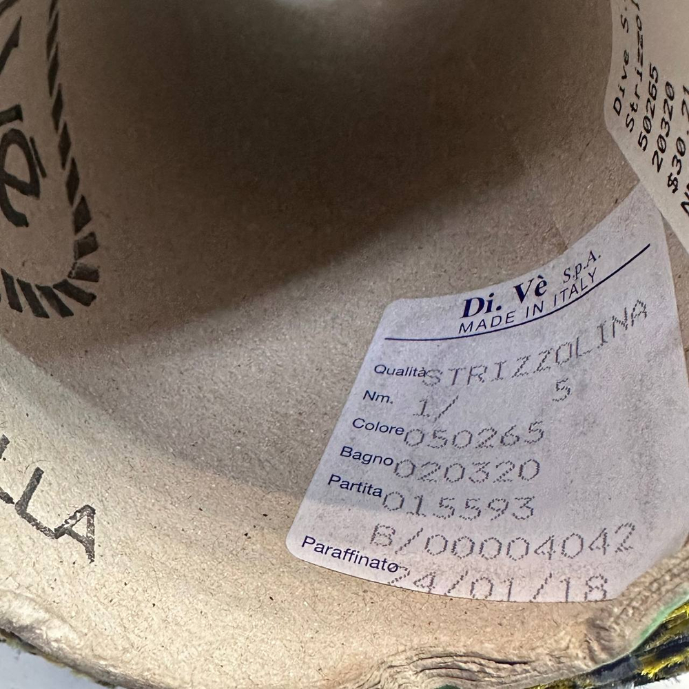 STRIZZOLINA - Di.Ve; вискоза, п/а; 500м/100гр; Мелкая травка фрагментами; цвет: бело-сине-желтая