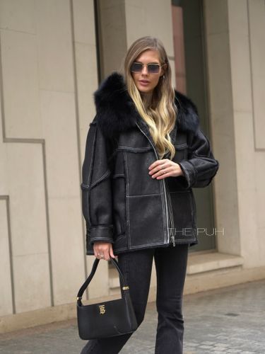 Черная дубленка с мехом песца на капюшоне