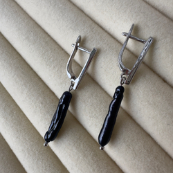 серьги с чёрным барочным жемчугом-стик — «Викториэль»