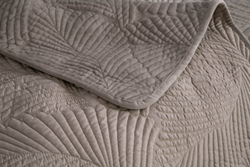 Покрывало 240х260 и 2 наволочки Sofi De MarkO Ноэль кремовое