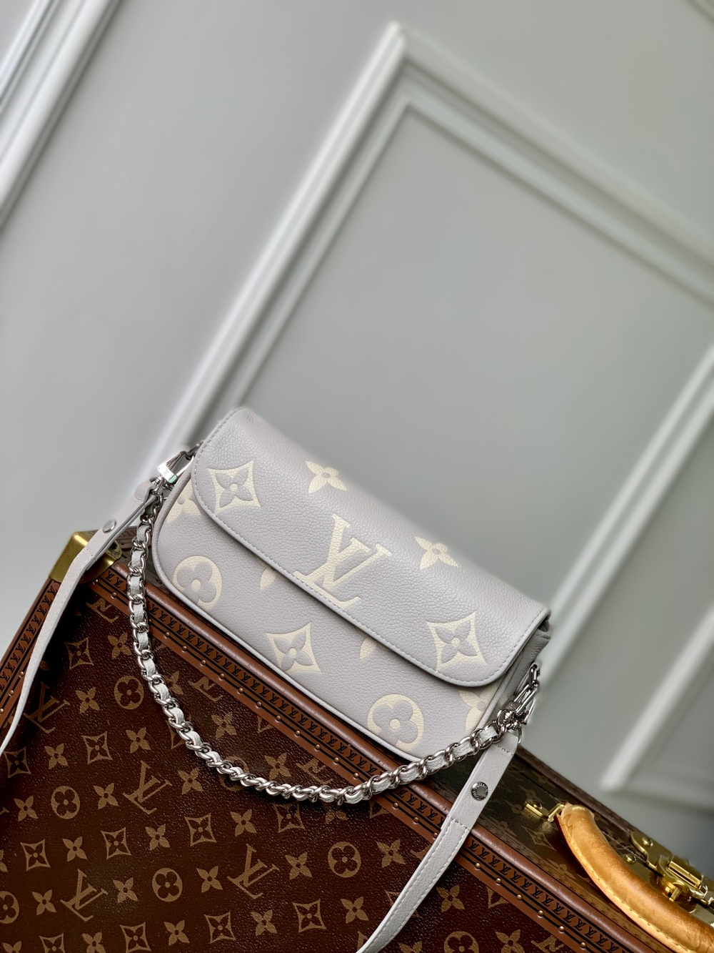 Louis Vuitton Ivy Wallet On Chain Bag