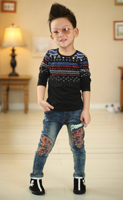 Лонгслив однотонный с контрастными геометрическими принтами